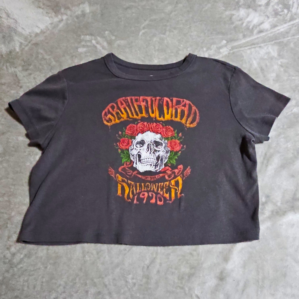 Grateful Dead Halloween Skull & Roses Graphic Gray Crop T-Shirt Rock & Pop XL